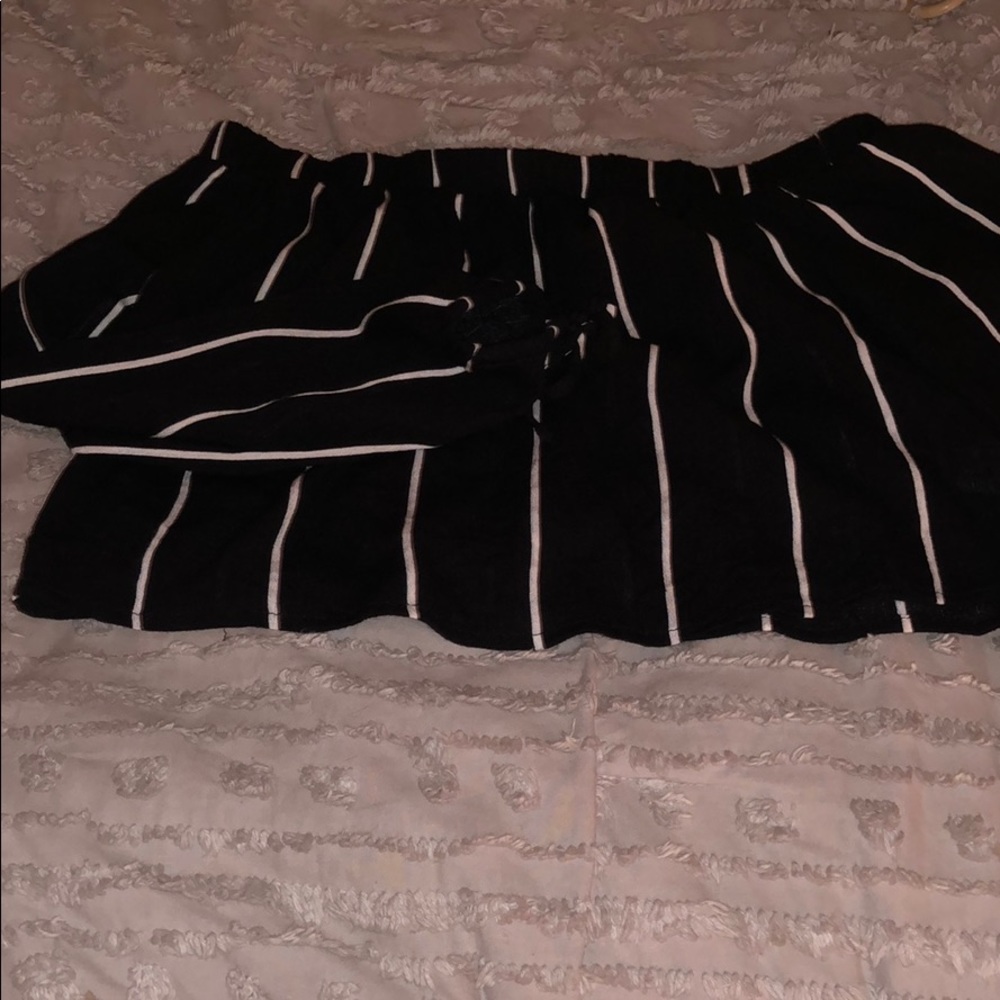 Kendall & Kylie off the shoulder crop top